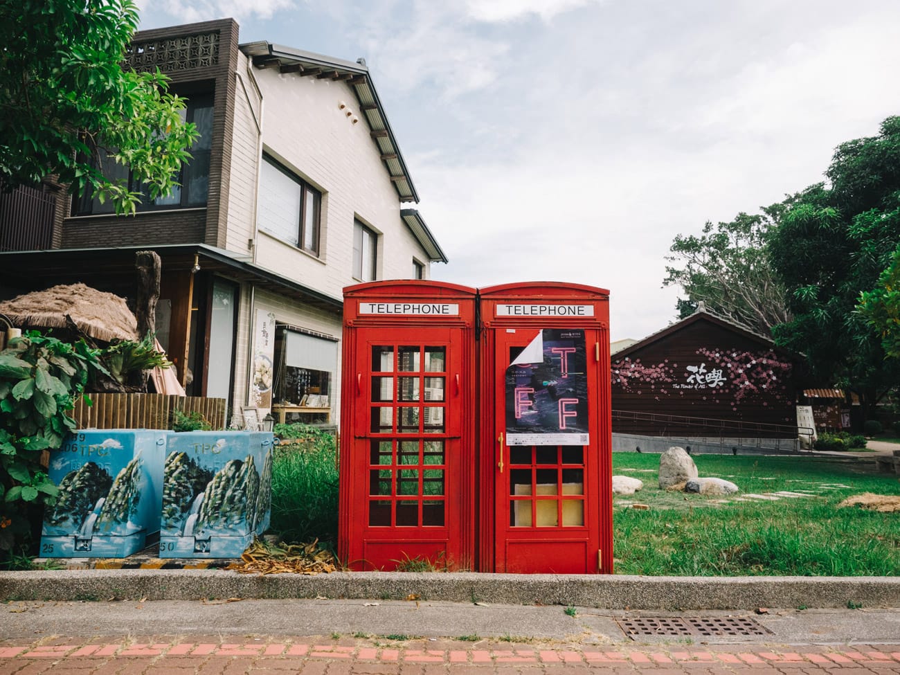 Tainan - Britain phone booths