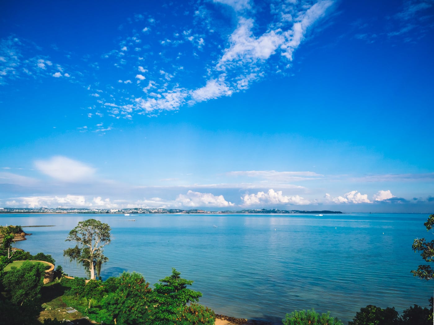 Indonesia - Montigo - Blue skies & water
