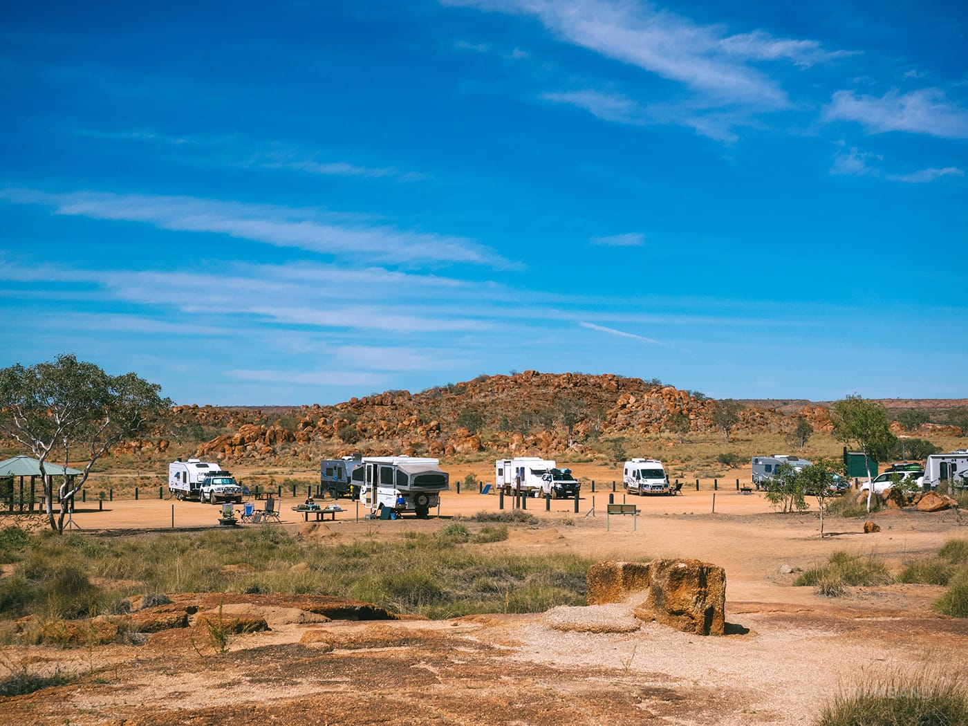 NT Australia - Karlu Karlu - Campervans parked by the other entrance
