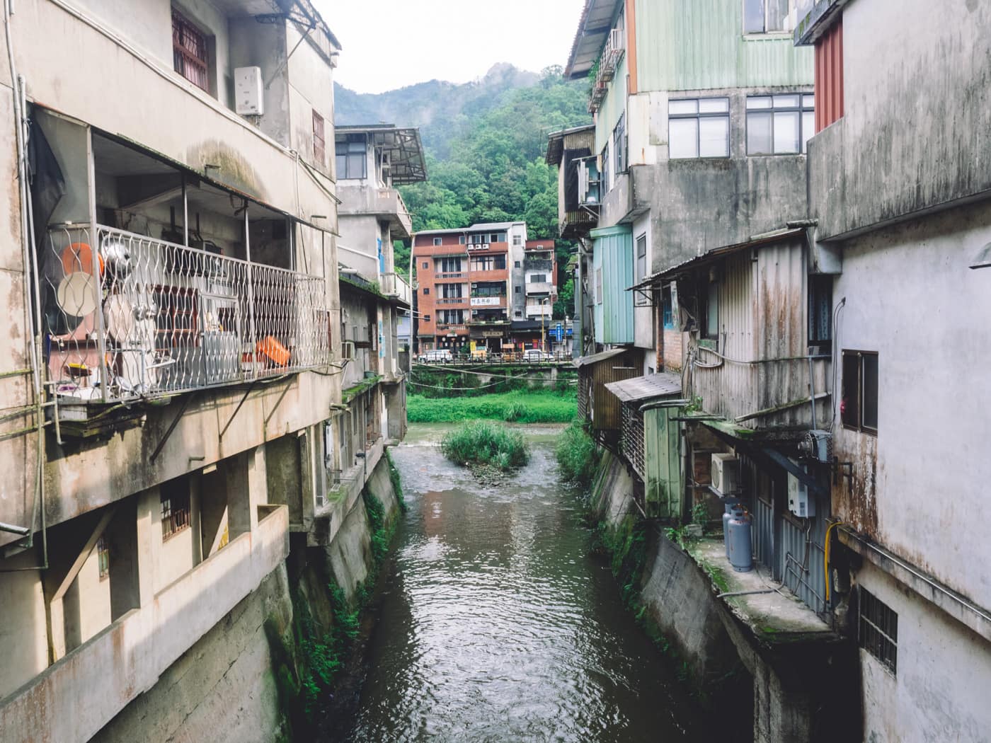 Taiwan - Shifen - Houses among the river bank